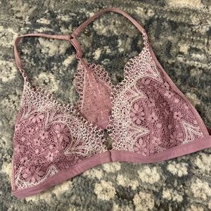VS Body by Victoria Lilac Lace Bralette bra lavender purple floral front close M